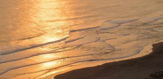 Selain Bermain Paralayang, Bukit Dekat Parangtritis Ini Jadi Spot Melihat Sunset