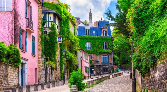 Kembali ke Paris Abad 19 yang Artistik di Montmartre