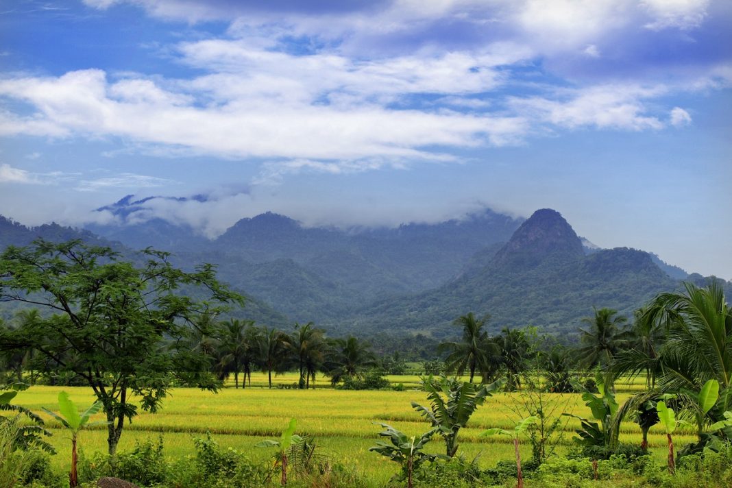 Cocok untuk Pemula, Gunung Kanaga Dapat Didaki dalam Waktu Sejam