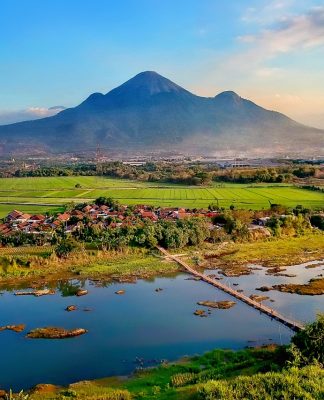 Tak Kebagian Kuota ke Semeru? Mendaki Gunung Penanggungan Saja!