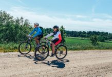 Yuk, Gowes Santai Jelajahi Keindahan Danau Buyan