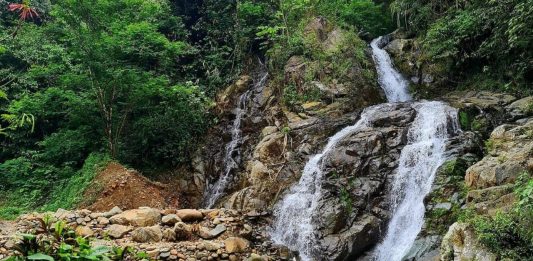 Hiking ke Curug Cibingbin, Bisa Sekalian Camping di Tepinya