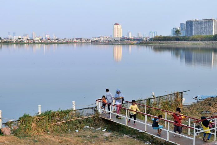 Taman Waduk Pluit, Opsi Lokasi Lari di Jakarta Utara - Where Your