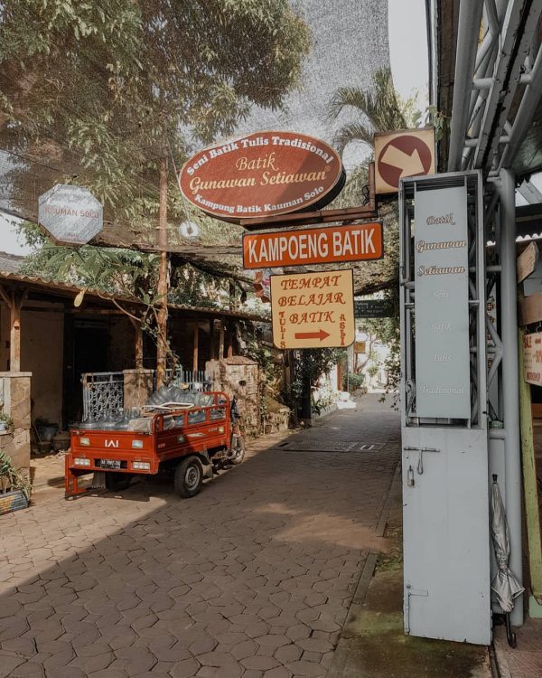 Rute Sepeda di Solo, Jelajah Kampung hingga Belajar Batik - Where Your