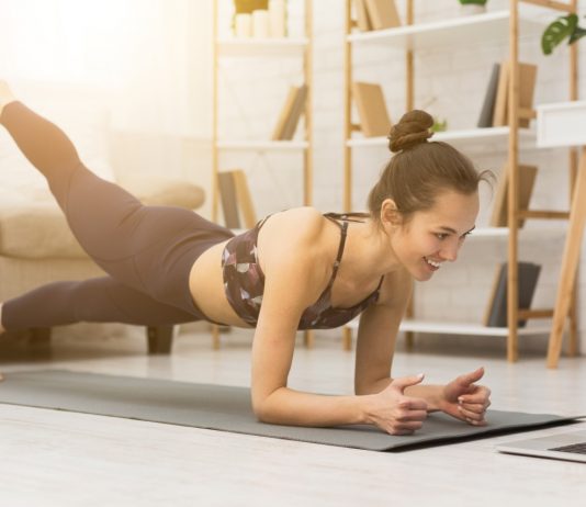 Tanpa Peralatan Khusus, 4 Olahraga Ini Bisa Kamu Lakukan di Rumah