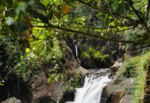 Gowes ke Curug Rahong, Rute Seru Lewati Aliran Sungai