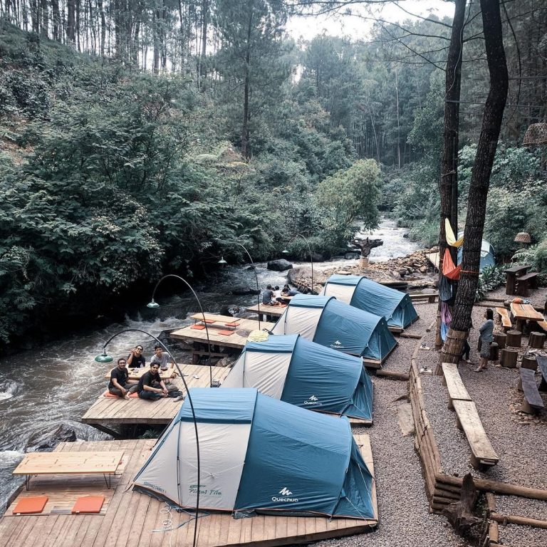 Pineus Tilu Lokasi Camping Seru Di Tepi Sungai Palayangan Where Your Journey Begins 3395