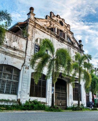 Bersepeda Keliling Kota Tua Padang, Banyak Spot Foto Menarik!