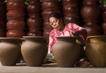 Berburu Gerabah Cantik di Desa Banyumulek