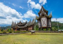 Jalan-jalan ke Istano Rajo Basa Pagaruyung, Ikon Penting Suku Minangkabau