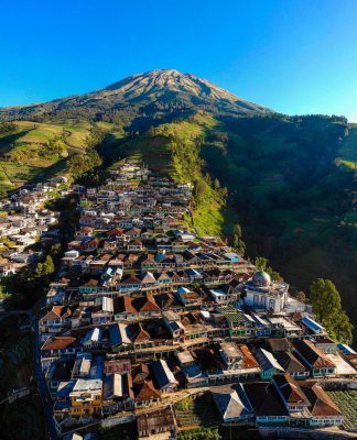 Pendakian Gunung Sumbing via Mangli, Suguhkan Pemandangan Indah Sepanjang Jalur
