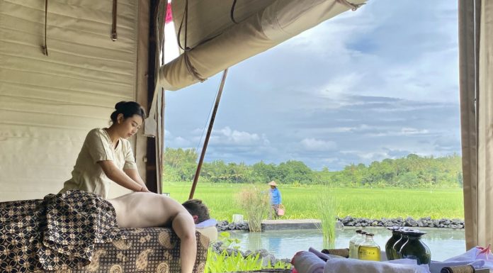 Menikmati Spa di dalam Tenda Mewah