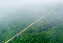 Serunya Menapaki Ratusan Anak Tangga di Gunung Galunggung