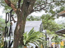 Nongkrong Asyik di De Park, Banyak Pilihan Tenant Makanan