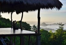 Ashtari Yoga, Studio Yoga dengan View Samudra Hindia