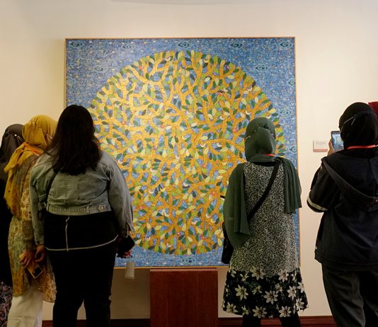 Lukisan Karya Made Gunawan Terpajang di Four Points Pakuwon Indah