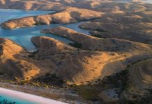 Cantiknya Pantai Pink Lambu di Bima, Pemandangannya Bikin Takjub!