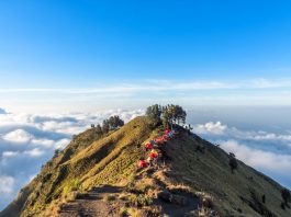 Gunung Rinjani Kembali Dibuka, Cek Kuota dan Syarat Pendakiannya
