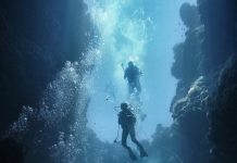 Menyusuri Gua Bawah Laut di Wundi, Padaido