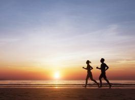 Krakatau Beach Fun Run, Ajang Lari sambil Menanti Sunset di Pantai Mandiri