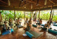 Menjajal Yoga di Mana Yoga Studio, Kegiatan Relaksasi Pengisi Libur di Lombok