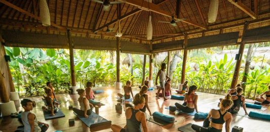Menjajal Yoga di Mana Yoga Studio, Kegiatan Relaksasi Pengisi Libur di Lombok