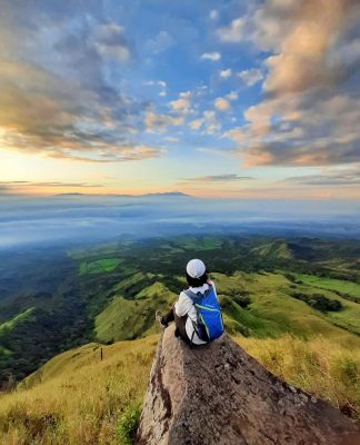 Mengejar Matahari Terbit di Gunung Lincing