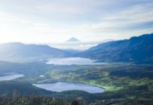 Menyaksikan Indahnya Danau Vulkanik dari Puncak Gunung Talang