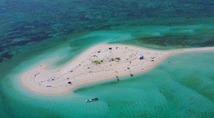 Menghalau Penat di Gusung Sanggalau, Gosong Pasir di Derawan