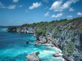 Pantai Apparalang, Pantai Cantik dengan Jajaran Tebing Eksotis di Bulukumba