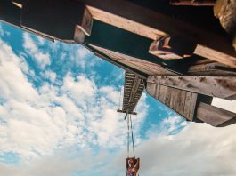 Sensasi Fly High Yoga, Serasa Melayang di Udara