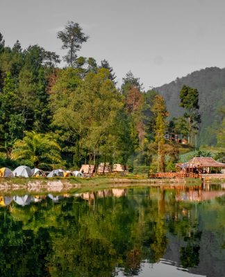 Dekat Solo, Telaga Madirda Suguhkan Lokasi Camping dengan Fasilitas Lengkap