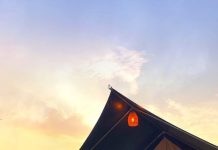 Menikmati Sunset Berlatar Pegunungan di Alinson Sunset Hill