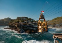Berseluncur dari Pantai Timang, Petualangan Ekstrem di Atas Ombak