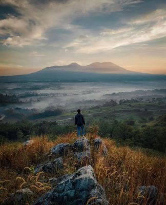 Eksplorasi Alam Sukabumi, Trekking Seru di Bukit Karang Numpang