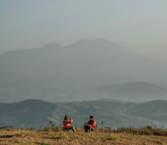 Menikmati Indahnya Panorama dari Puncak Peuyeum, Surga bagi Pencinta Alam