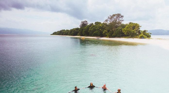 Eksplorasi Alam dan Laut di Pulau Pombo, Maluku Tengah