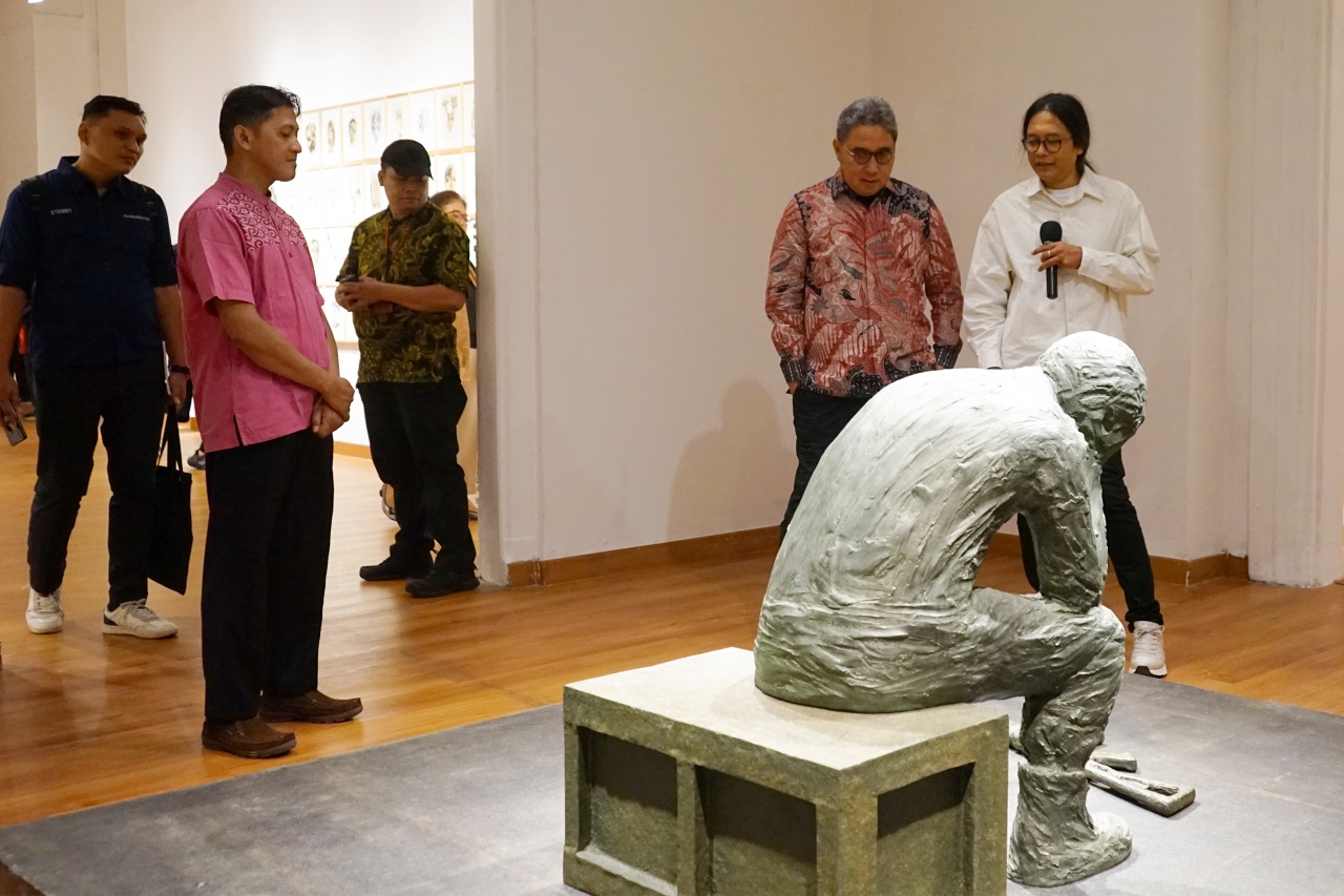 Galeri Nasional Indonesia menggelar pameran seni rupa 'Patung dan Aktivisme: Dolorosa Sinaga dan Budi Santoso' yang berlangsung hingga 19 Agustus 2024.