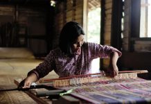 Tur Budaya di Kapuas Hulu, Menggali Makna di Balik Tenun Iban