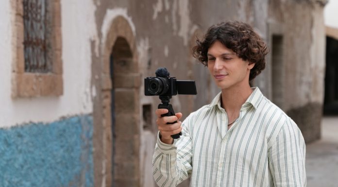 Sony ZV-E10 II, Kamera Ringkas dengan Performa Unggul untuk Traveler